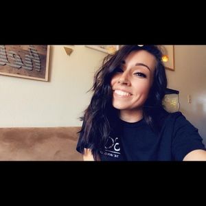 Meet your Posher, Haily